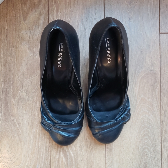 Black heels - Picture 2 of 4